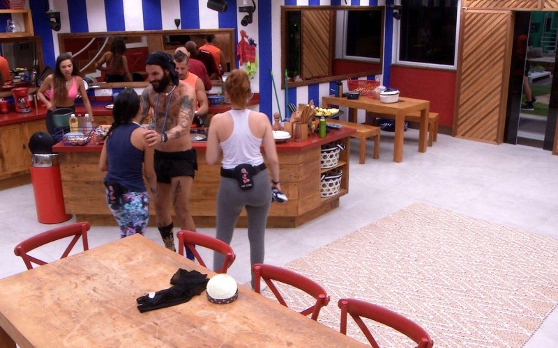 Wagner repete para Gleici: 