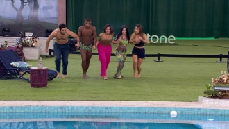 Após permanência de Isabelle, brothers pulam na piscina e comemoram