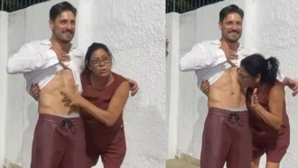 Delma beija tanquinho de Daniel Rocha, namorado de vitória strada
