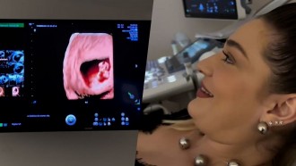 Ex-BBB MarÃlia Miranda faz primeira ultra do bebê e se surpreende com possÃvel data de nascimento