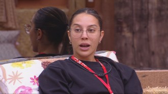 João Pedro repercute conversa com brother e Renata afirma: 'Eles votam nela'