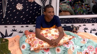 No Quarto Cordel do BBB21, Lucas Penteado declara para Gilberto e Juliette: 'Vou torcer para vocês se eu não ganhar isso aqui'