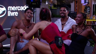 Participantes caem na gargalhada com 'novela' gravada na Festa da LÃder Vitória Strada