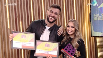 Prêmio #RedeBBB 2021: Arthur e Carla Diaz vencem a categoria 'Melhor Casal', com 90,82% dos votos