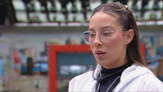 Renata recebe 'cobra' no Queridômetro após voltar da Vitrine do Seu Fifi