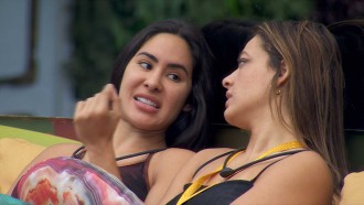 Sisters conversam sobre próxima liderança do BBB 24 e Isabelle diz: 'Não tem negócio de por favor no meu ouvido mais não'