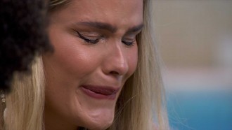 Yasmin chora após discussão com Alane no BBB 24: 'Ela é perturbada'