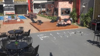 Bruno, Deborah, Mari e Matheus aproveitam a piscina da Mansão - Power Couple Brasil 5