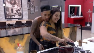 Finalistas soltam a voz e cantam na Mansão Power - Power Couple Brasil 5