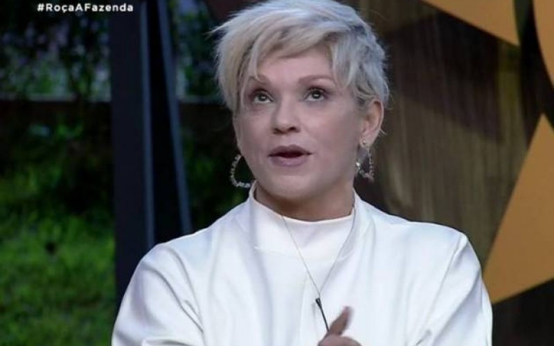 Andréa Nóbrega faz revelação íntima sobre relacionamento com homens