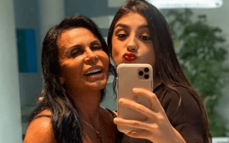 Após renegar Bia, Gretchen morde a lÃngua no final de A Fazenda: