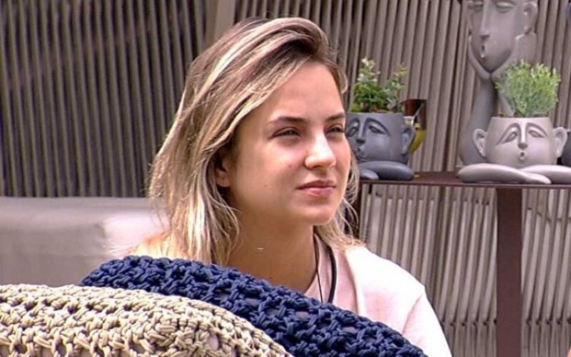 BBB20 - Depois de boneco, agora Gabi conversa com lagartixa, ‘Tiago’