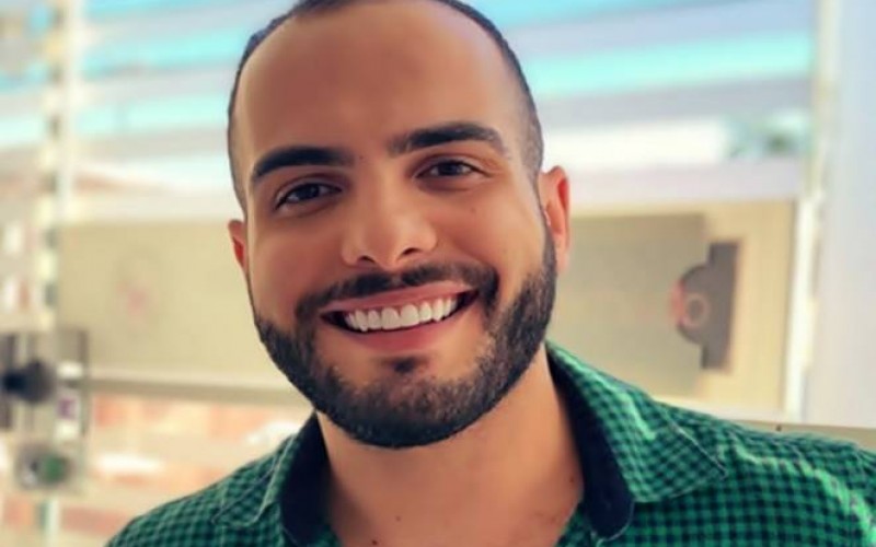 Ex-BBB Mahmoud sofre ameaças de haters por declarar torcida a favor de Felipe Prior