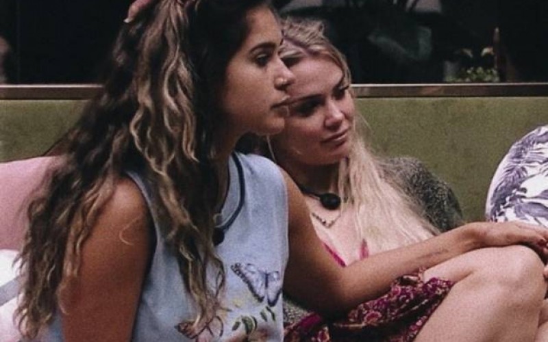 BBB20 - Giselly se diz apaixonada pela colega de reality Marcela e agita a web