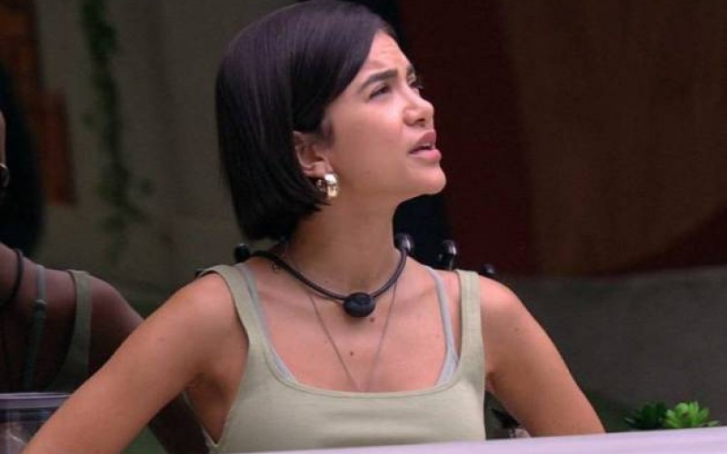 BBB20 - Sozinha, Manu Gavassi passeia pela casa e diz: “A vilã do BBB20”