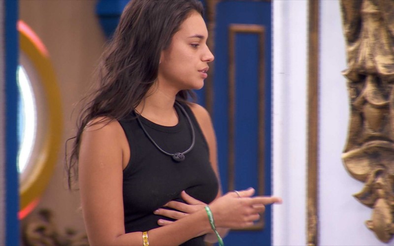 Alane pede para conversar com Leidy Elin e Yasmin e ouve da dupla: