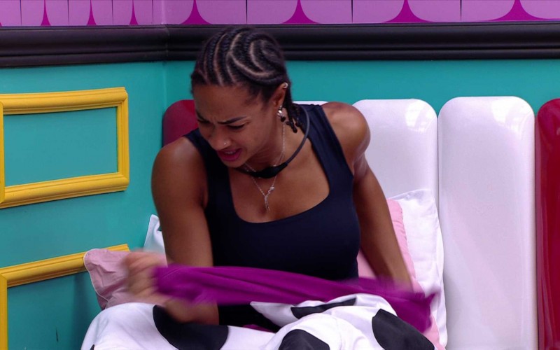 Aline brinca em conversa com aliados: