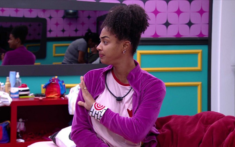 Aline dispara sobre abraçar adversários no BBB 25: