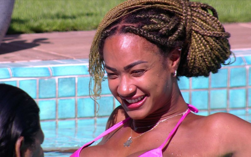 Aline diz no BBB 25 que está solteira e dispara: