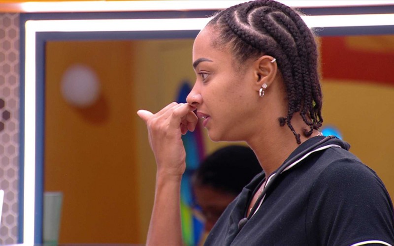 Aline pergunta por alimentos de Thamiris na Xepa: