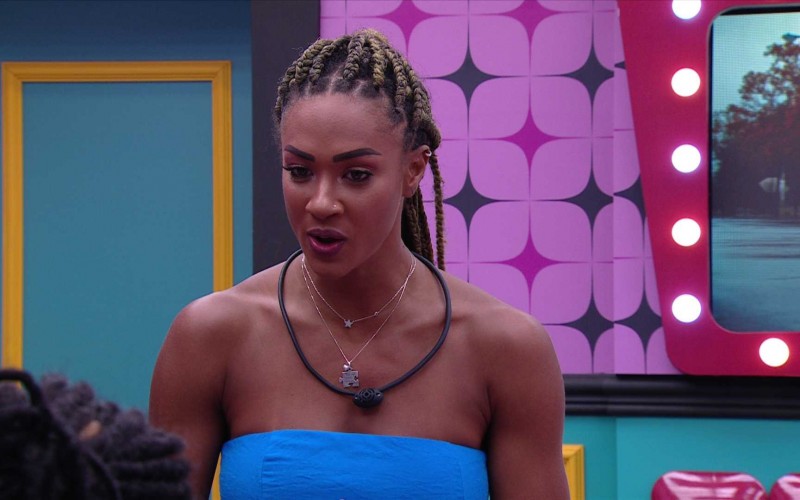 Aline reclama que há pessoas muito confortáveis no BBB 25: