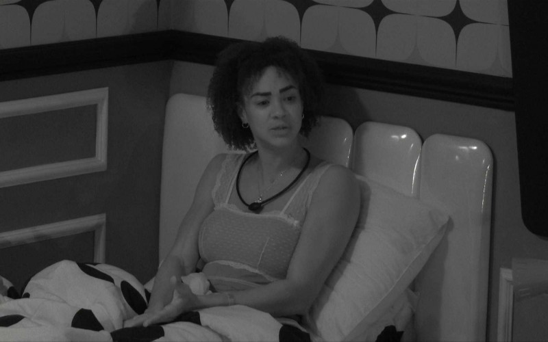 Aline revela desejo de conversar com Gracyanne Barbosa, mas admite medo de soar