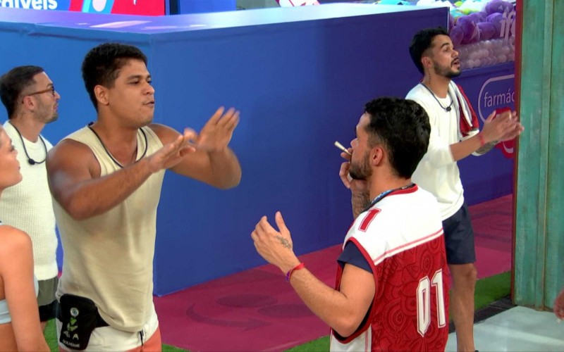 Ao fim da Prova do Anjo, Guilherme discute com os gêmeos e dispara:
