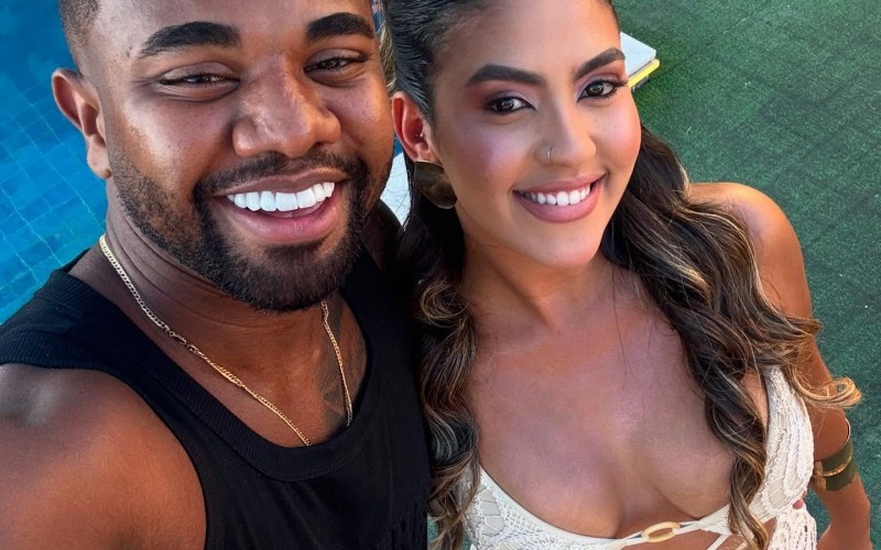 Após anunciar gravidez, Davi Brito fala sobre mãe de seu filho, Adriana: