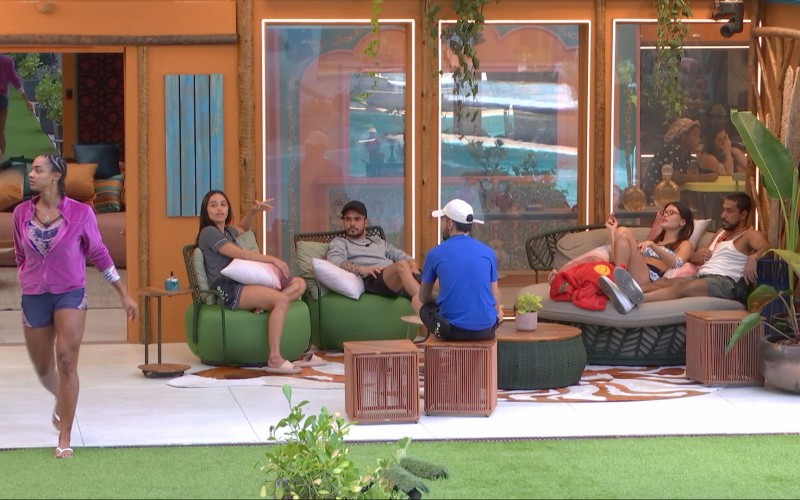 Após discussão por divisão de estalecas no BBB 25, Eva e Aline têm novo atrito