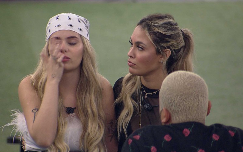 Após dizer que Thaís tem a menor chance de ganhar o BBB21, Viih Tube chora: ‘Não quero magoar ela’