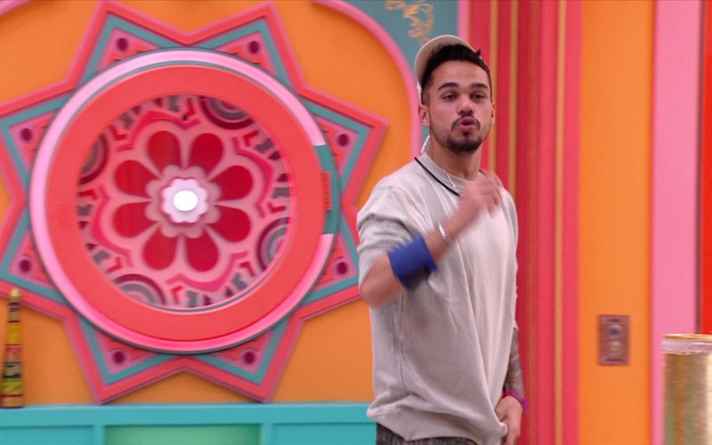 Após fechamento de quarto, João Gabriel e João Pedro discutem sobre cama no BBB 25: