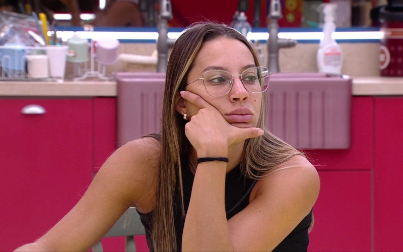 Após fofoca do RoBBB Seu Fifi, Renata fala sobre Aline: