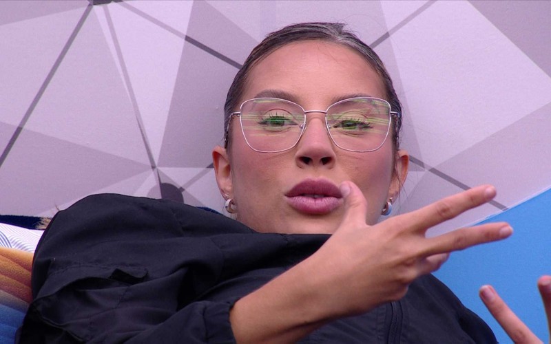 Após papo com sister sobre fofoca, Renata comenta no BBB 25: