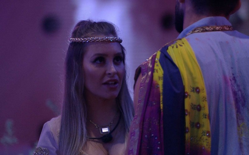 Após ser flechada novamente por Arthur, Carla Diaz pede calma ao brother: