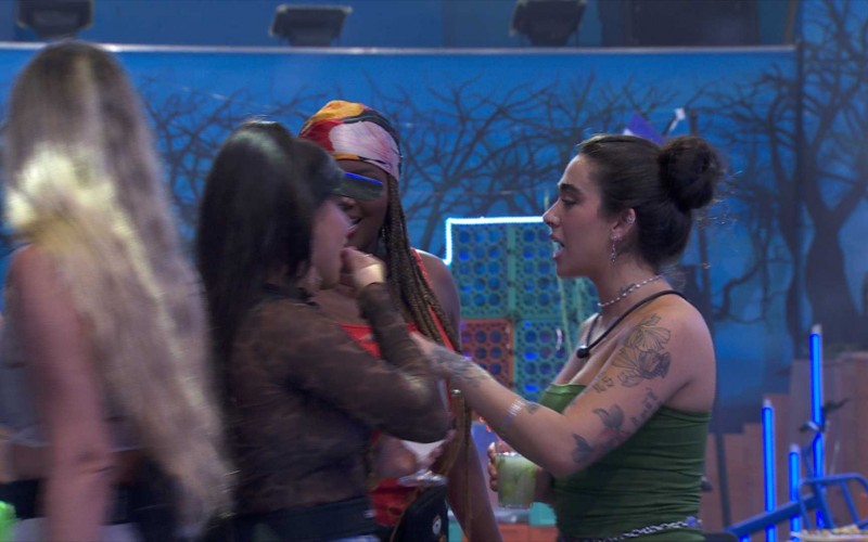 Após toda a casa ir para o Tá com Nada no BBB 24, sister comenta: