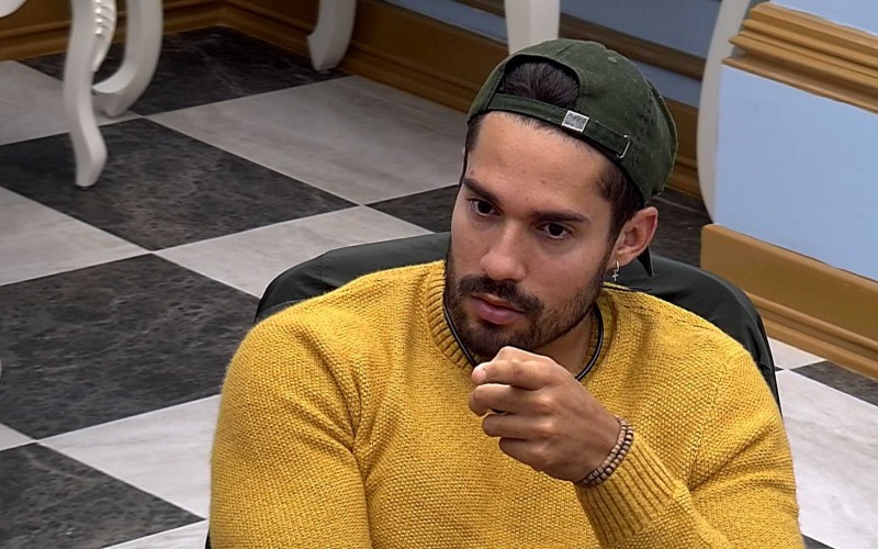 Arcrebiano desabafa com Carla e Arthur após confusão no BBB21: