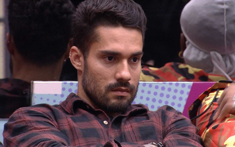 Arcrebiano é o mais votado pela casa e disputa Bate e Volta com Juliette e Karol Conká