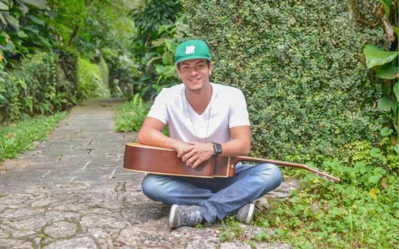 Arthur Aguiar, do BBB22, é ex-Rebelde, foi atleta e é casado com a influenciadora e ex-BBB Mayra Cardi