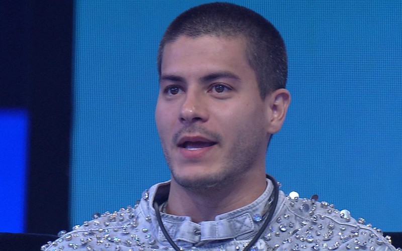 Arthur Aguiar explica comilança no BBB 22: