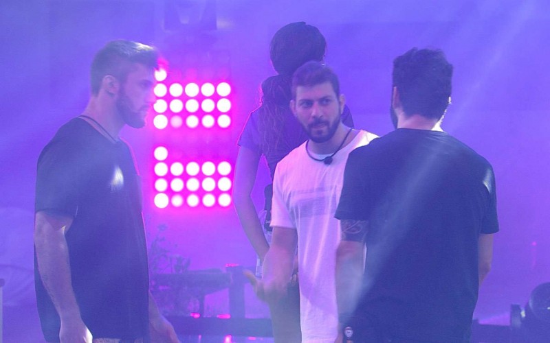 Arthur avalia desempenho de brothers na Prova do Líder: