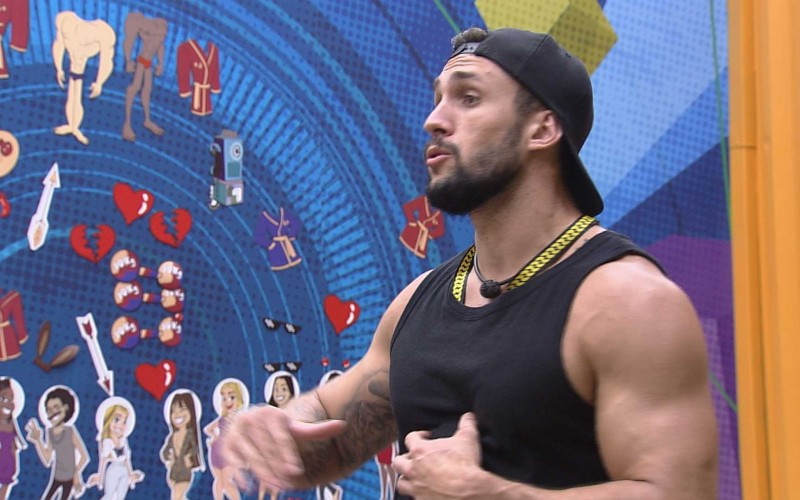 Arthur comenta aproximação de brother após liderança no BBB21: