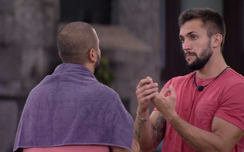 Arthur e Projota fazem planos para a divisão de Xepa e VIP no BBB21