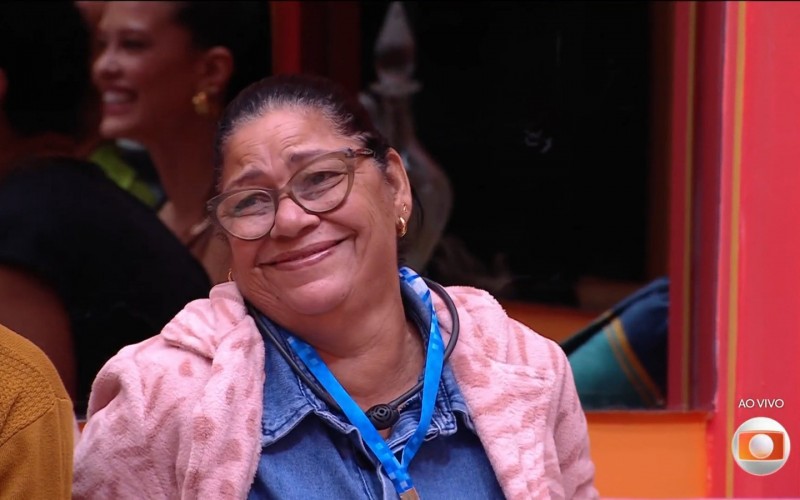 BBB 25: Anjo VinÃcius imuniza Delma durante a formação do 16º Paredão