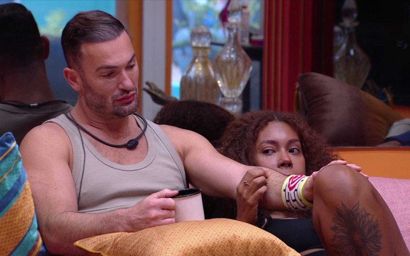 BBB 25: Brothers reagem ao Presente do Anjo de Aline e Vinícius