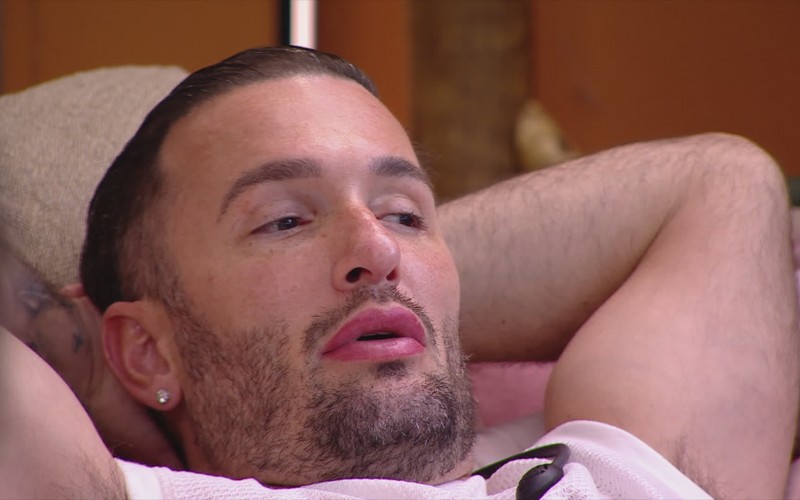 BBB 25: relembre vezes que os brothers escutaram conversas pela casa