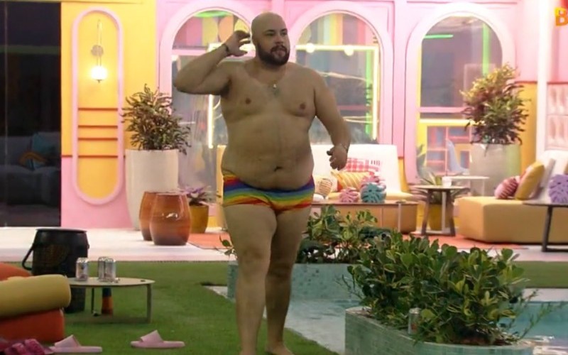 BBB22: Ativista do movimento corpo livre elogia Tiago Abravanel por usar sunga no reality