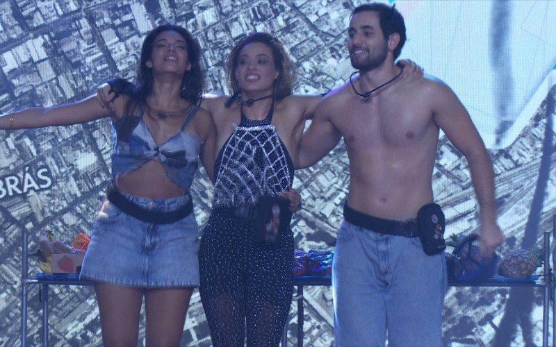 Beatriz propõe brinde a aliados em sua Festa do LÃder no BBB 24