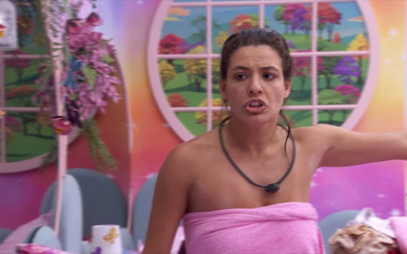 Beatriz reclama de Davi após discussão no BBB 24:
