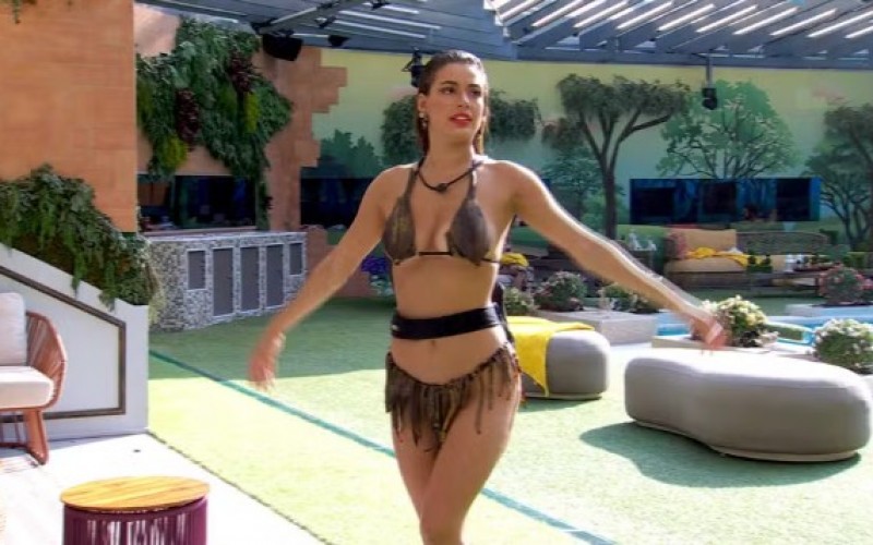 Beatriz Reis fala da emoção de retornar ao BBB em flashes da programação