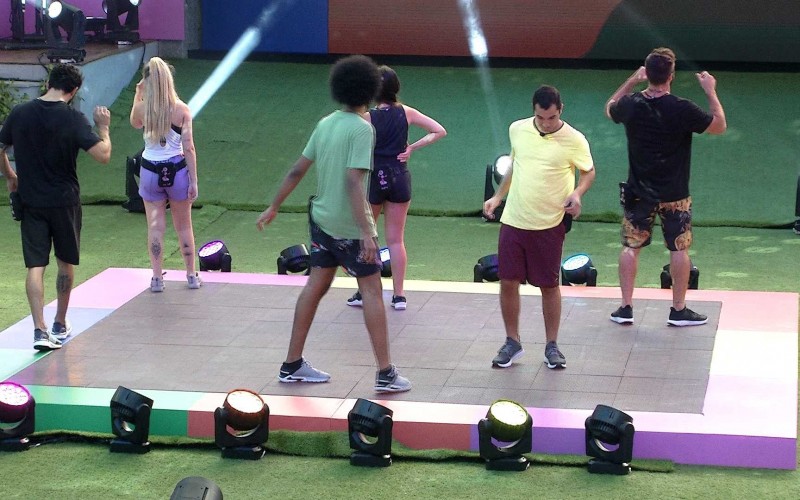 Brothers completam oito horas na Prova do Líder Maratona de Dança C&A
